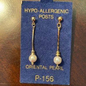 Pearl Dangle Earrings -NWOT